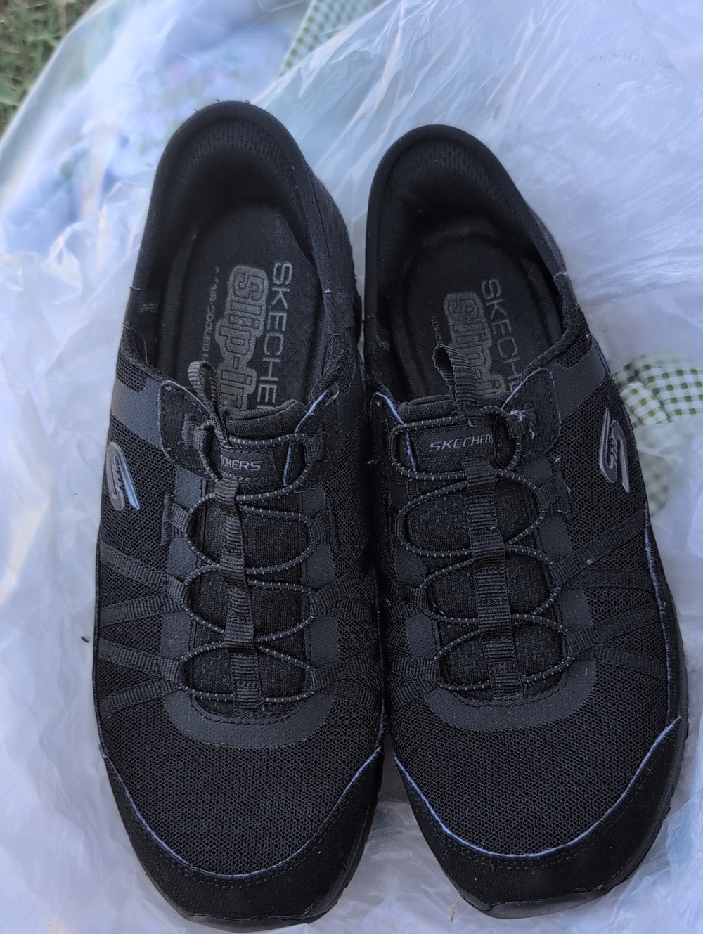 Skechers Wimen's Black Slip-On Athletic Sneakers Hands Free
